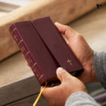 KJV Holy Bible: Compact with 43,000 Cross References, Burgundy Leatherflex with flap, Red Letter, Comfort Print: King James Version: Holy Bible, King James Version