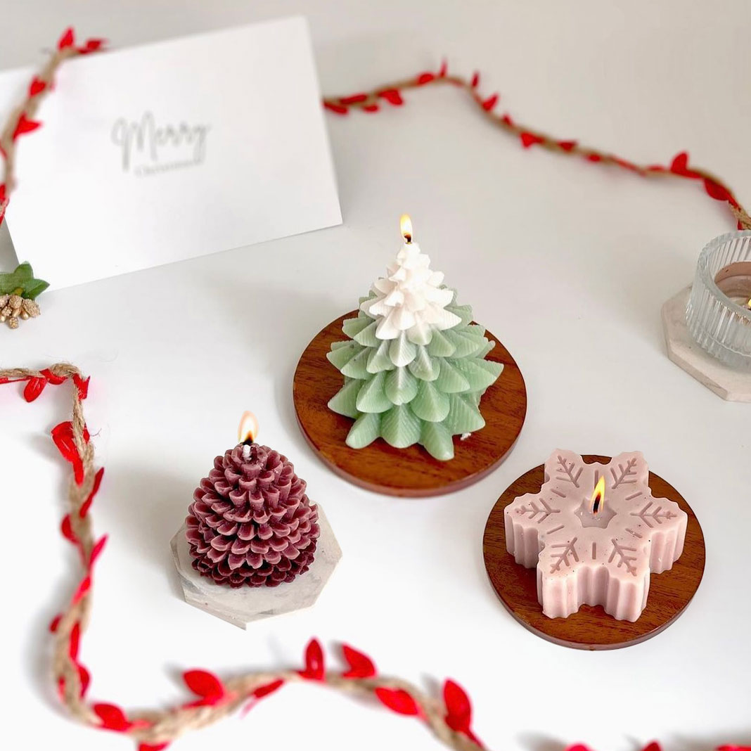 IMG_4085.jpg Combo of 3 | Christmas tree | Snowflake | Pinecone Candle Decor - Image 1